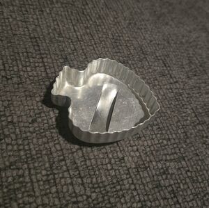 Vintage Scalloped Spade Aluminum Cookie Cutter